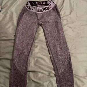 Gym shark leggings